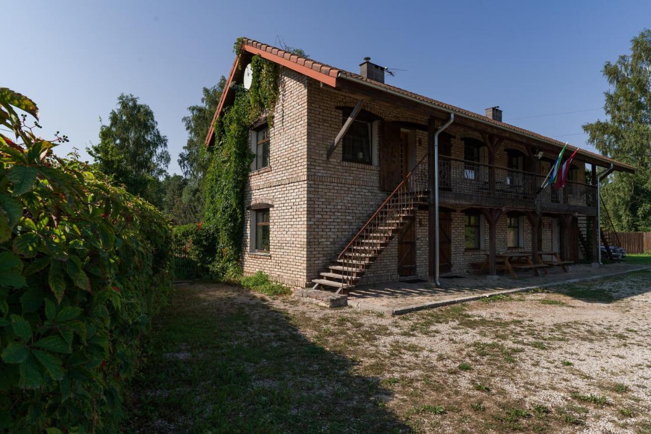 Hotel Cerpas Medemciems Zewnętrze zdjęcie